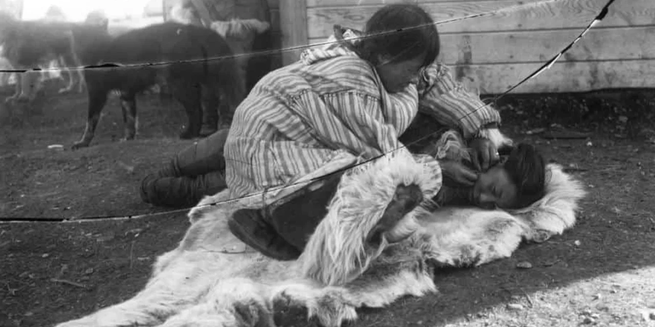 Skin-stitched Tattoo, un art inuit méconnu