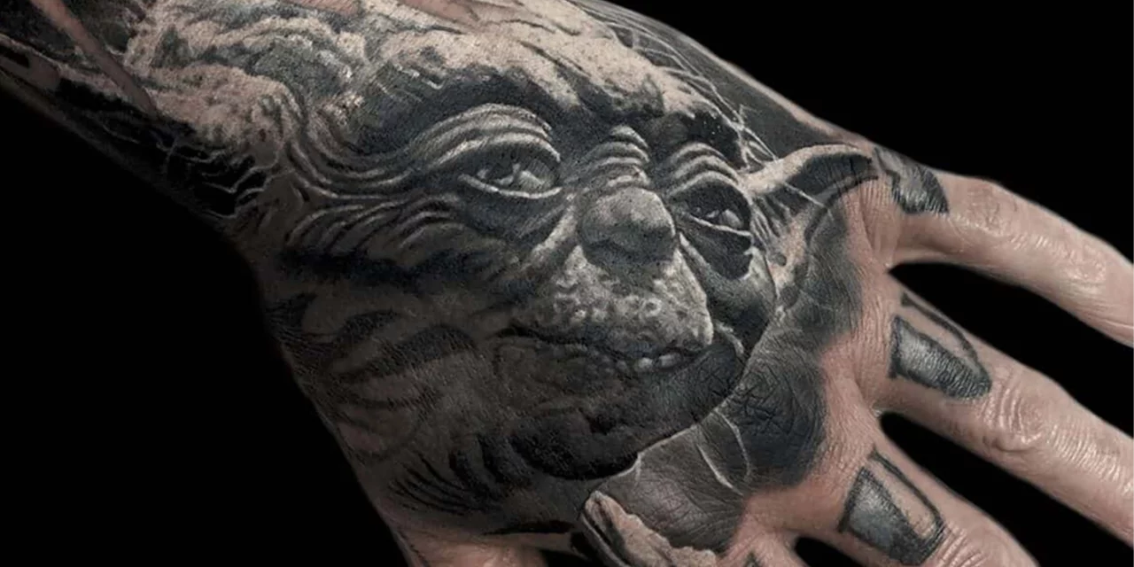 Se faire tatouer les mains