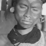 Konyak, les derniers chasseurs de têtes