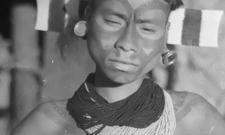 Konyak, les derniers chasseurs de têtes