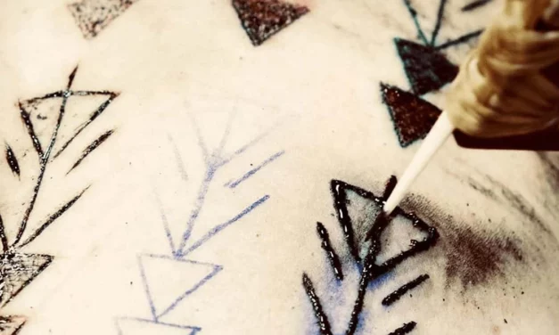 Tatouer comme à la préhistoire